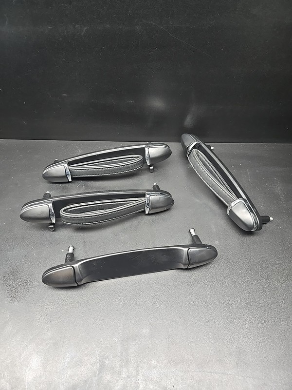 M139 03-13 Maserati Quattroporte Interior Roof Headliner Grab Handle Set OEM