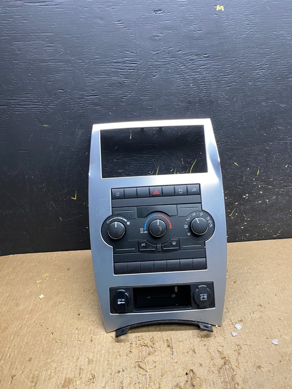 2008 to 2010 Jeep Grand Cherokee Center A/C Heater Climate Control OEM AA0000 DG