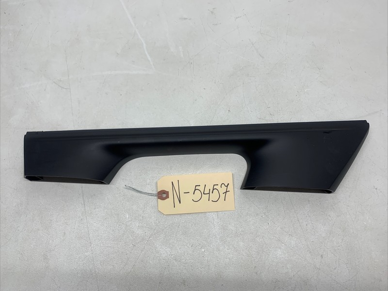 16-19 TESLA MODEL X RIGHT SEAT LEG PROTECTIVE PLASTIC COV 1100674-00-D 5457 B46