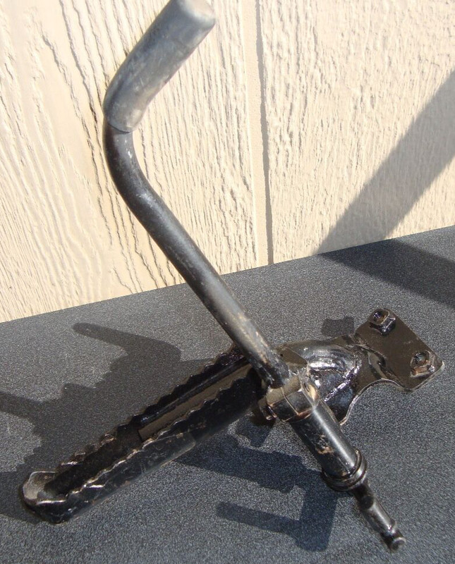 1988 Kawasaki Bayou KLF300 KLF 300 ATV Right Foot Peg Rest Pedal Floor Board L9