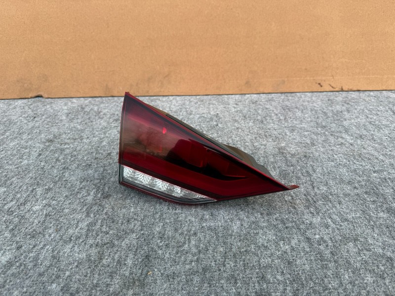 GENESIS G80 2018-2020 OEM LEFT DRIVER LED TRUNK INNER LIGHT ASSEMBLY
