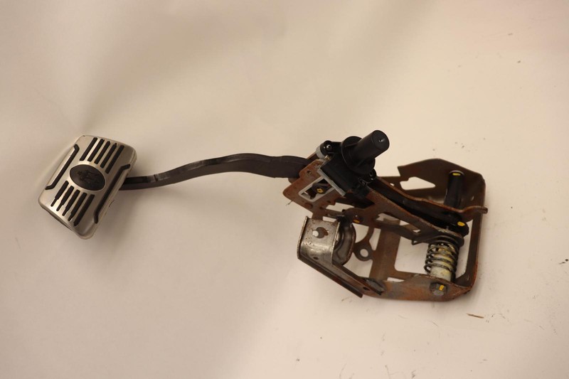 2014-2020 MASERATI QUATTROPORTE PARKING BRAKE STOP PEDAL ASSEMBLY OEM