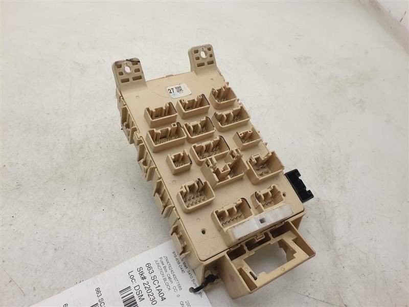 04 SCION XA JUNCTION BLOCK FUSE BOX