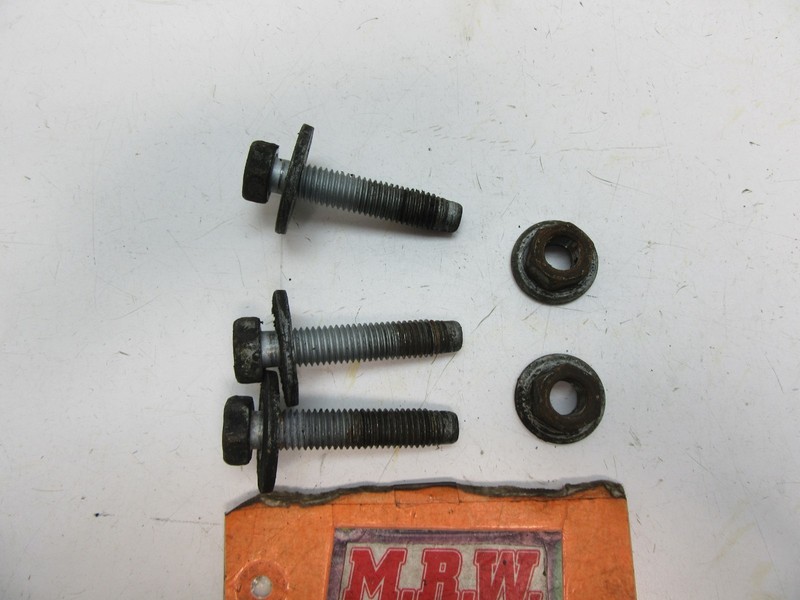 FITS SET OF 3 BOLTS 2 NUTS BOLT FOR RIGHT TOP MOTOR MOUNT TO ENGINE MOTOR RF RH