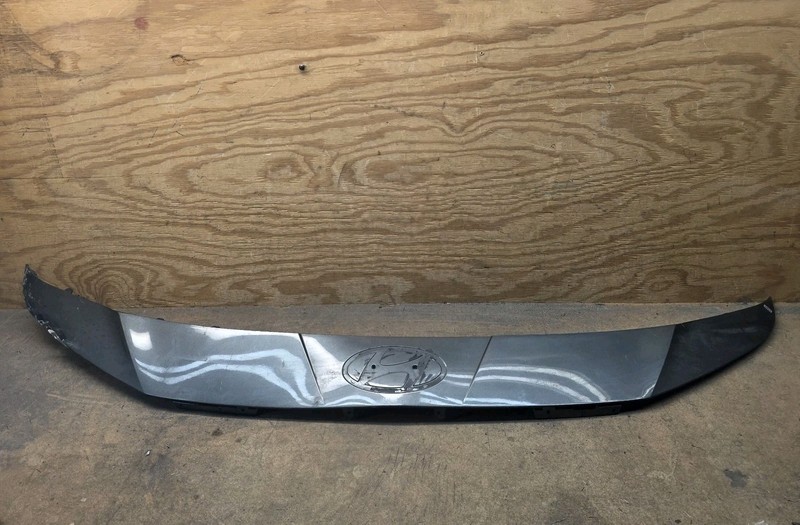 2024 2025 HYUNDAI ELANTRA FRONT BUMPER UPPER GRILLE MOLDING TRIM OEM "DAMAGED"