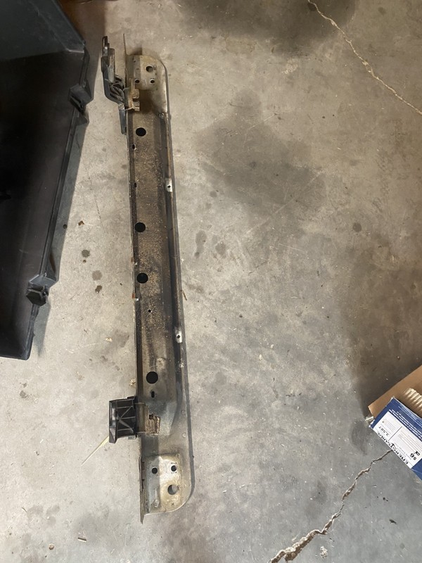 2005 FORD E250 RADIATOR SUPPORT BEAM OEM