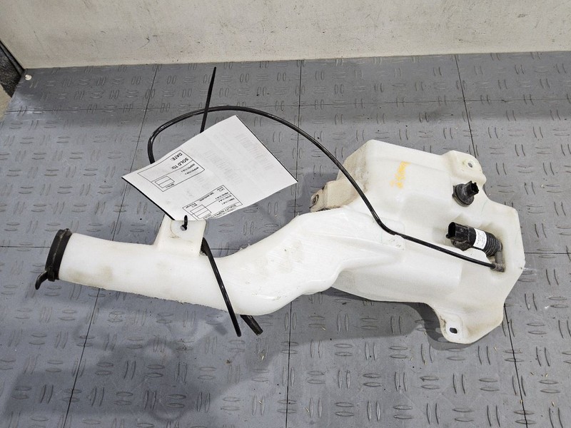 Wash Reservoir Classic Style Fits 15-19 SIERRA 1500 PICKUP 3409320