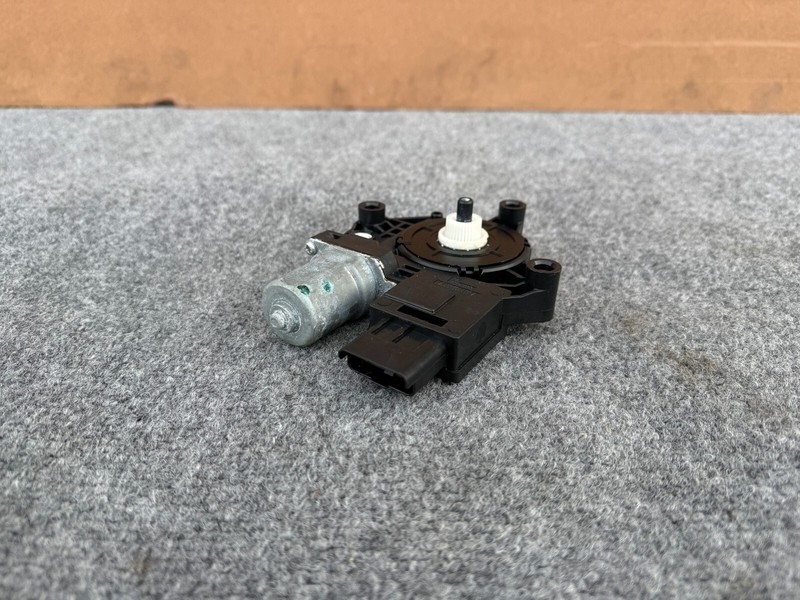 INFINITI QX60 2022-2025 OEM REAR RIGHT PASSENGER DOOR WINDOW MOTOR ASSEMBLY