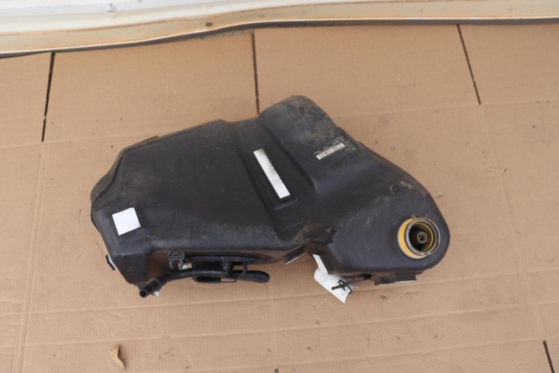 2020-2025 CHEVY CORVETTE REAR RIGHT SIDE FUEL GAS TANK RESERVOIR OEM
