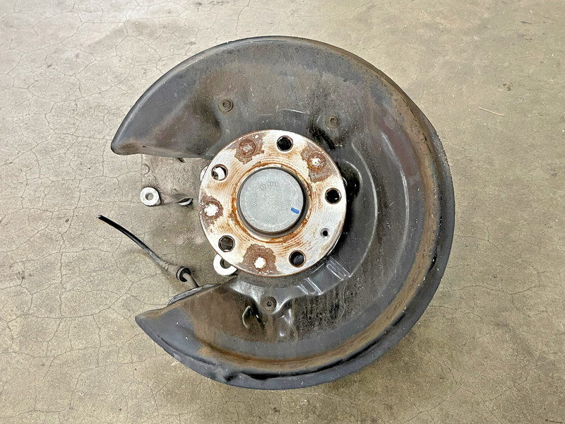 ⭐2015-2018 AUDI Q3 FWD REAR RIGHT STEERING KNUCKLE WHEEL HUB PLATE OEM LOT2607