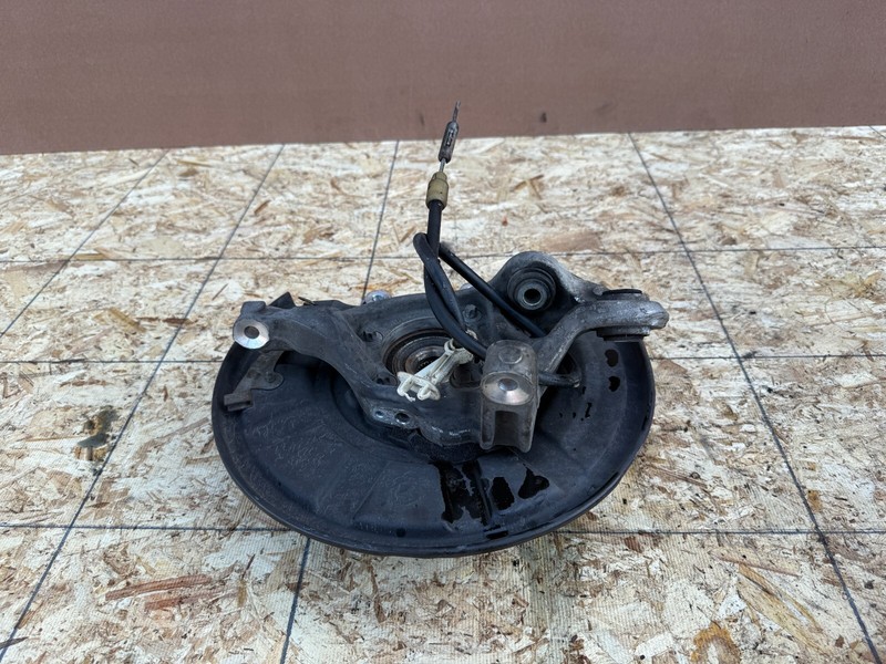 MERCEDES W212 E63 2010-2016 OEM REAR RIGHT PASSENGER SPINDLE KNUCKLE HUB BEARING