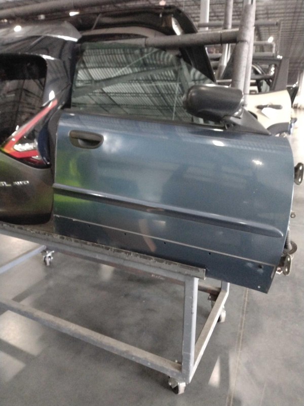 2006 Subaru Legacy Right Door - Good Condition, No Rust, Missing Trim
