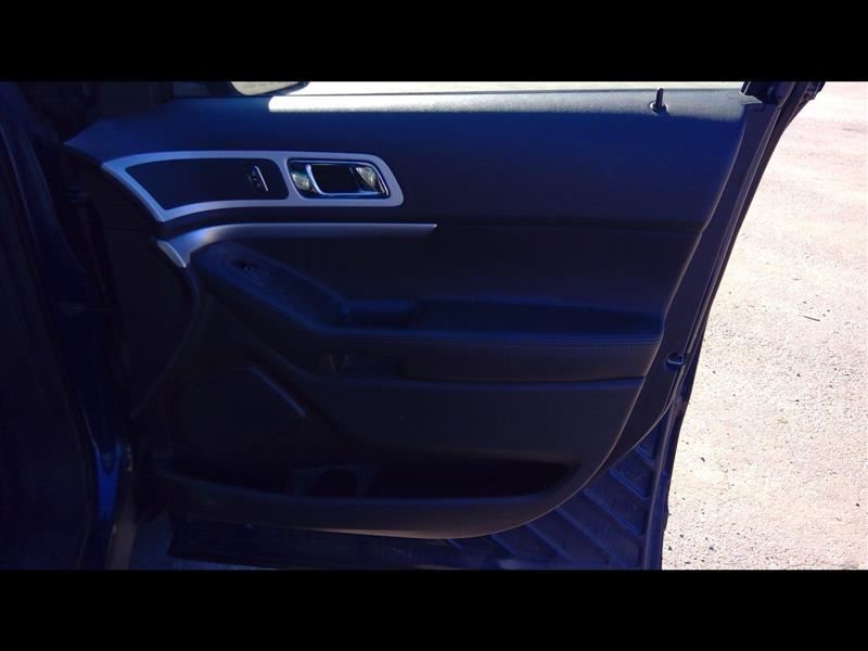2012 EXPLORER Passenger Right Front Door Trim Panel 1017332
