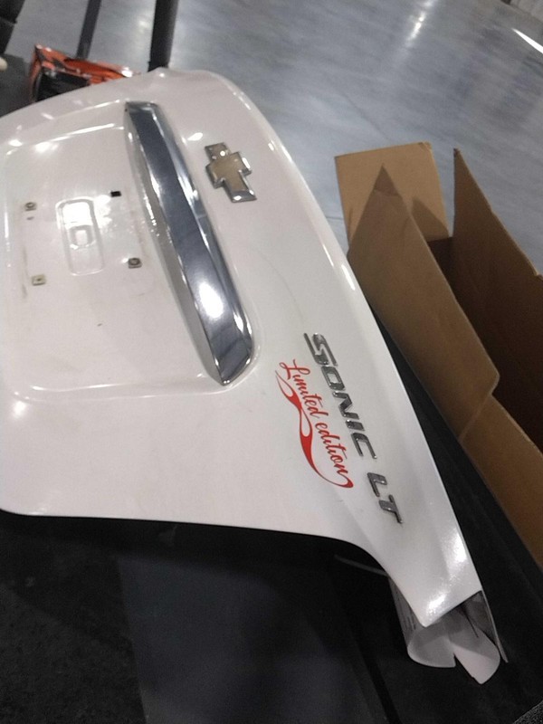 2012 Chevrolet Sonic White OEM Deck Lid Trunk Lid 95229194 K54785