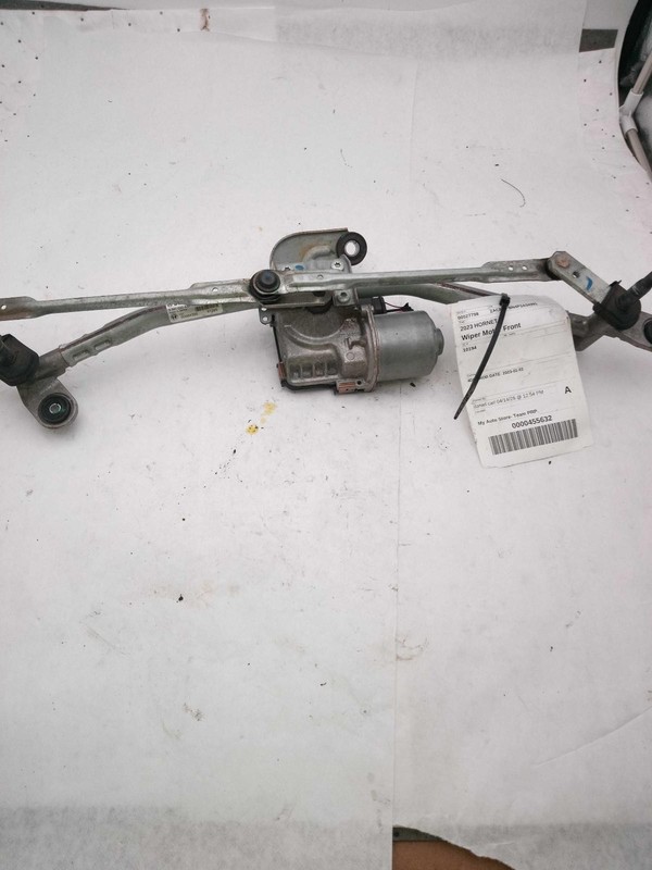 2023 Dodge Hornet Wiper Motor OEM 68606982AA White 23K Miles - 6 Month Warranty