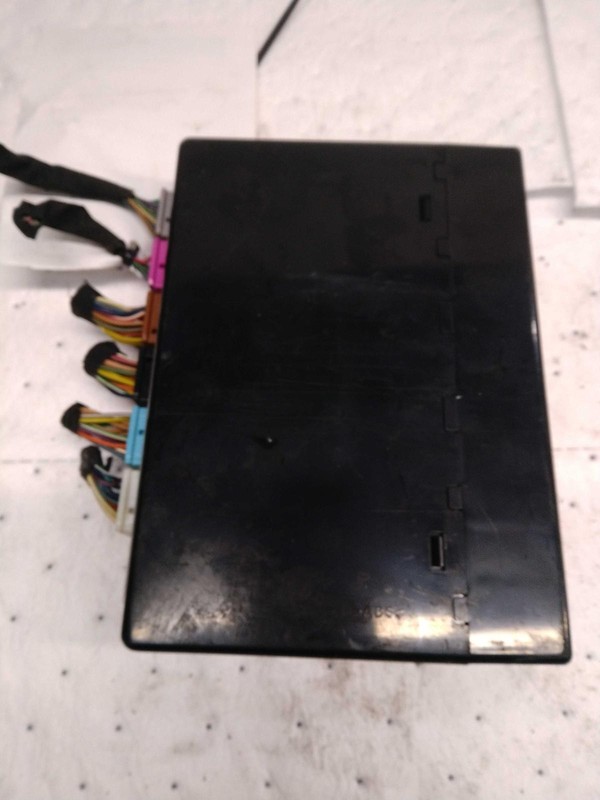 2011 Chevrolet Tahoe Body Control Module OEM 23924 174K Miles, Red