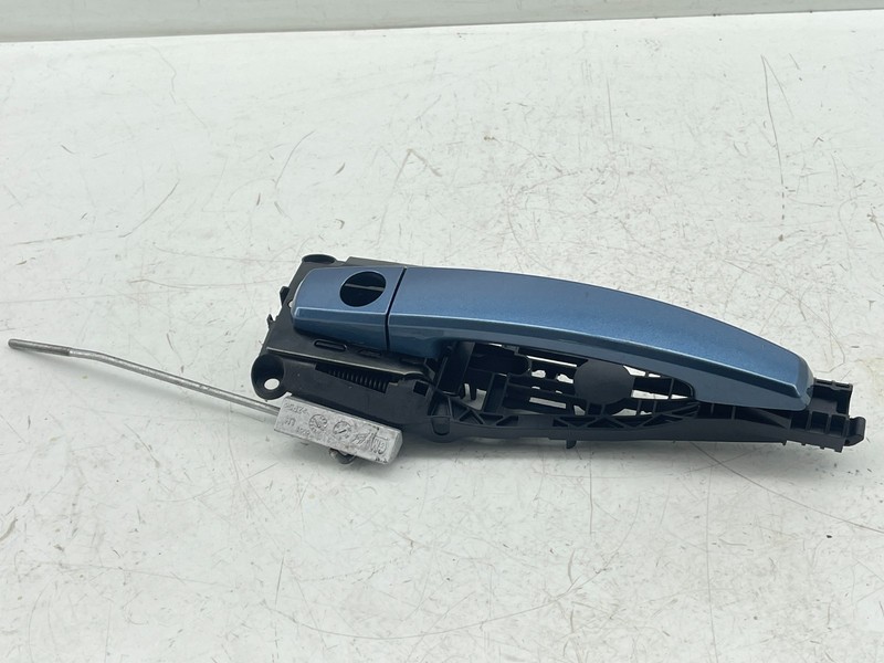 16-19 BUICK CASCADAdoor handle frontleft14096201 OEM