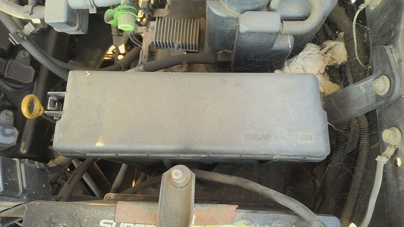 Engine Fuse Box TOYOTA TUNDRA 01