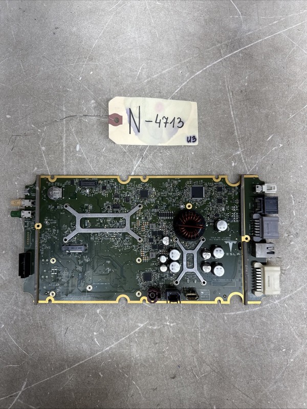 2021 TESLA Model 3 RWD Intel Computer MCU Board 1755000-00-D 4713 U1