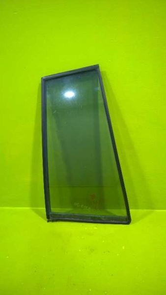 96 97 98 99 00 RAV4 PASSENGER RIGHT VENT GLASS OEM 3303-30