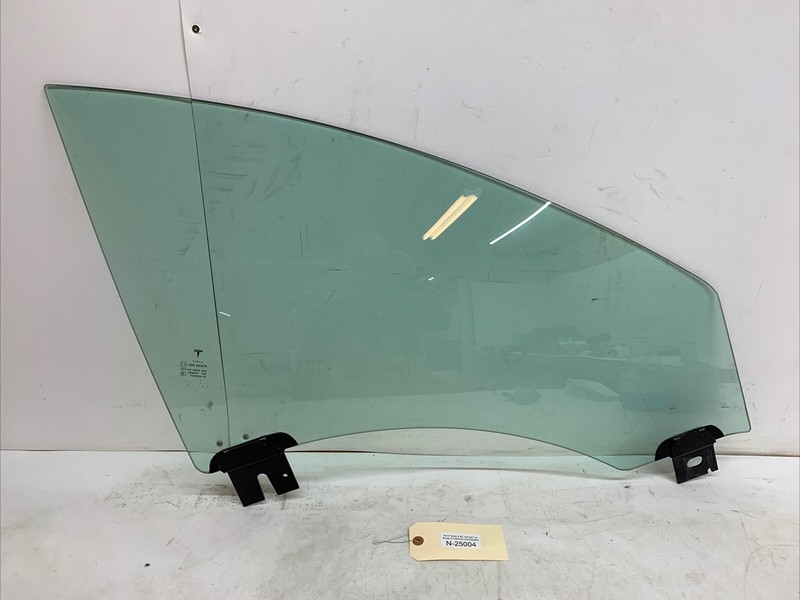 ⚡️Tesla Model S Front Right Side Door Window Glass 25004 S1