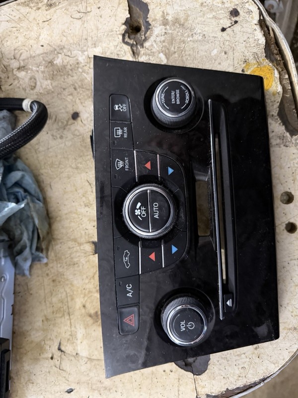 2011-2012 Chrysler 300 Heater AC Climate Temperature Controls OEM#1QH13AAAAC