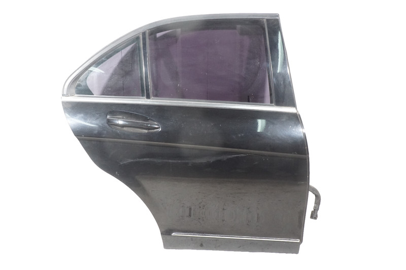 2012 - 2014 MERCEDES BENZ C300 W204 REAR RIGHT SIDE DOOR OEM HAS SCRATCHES