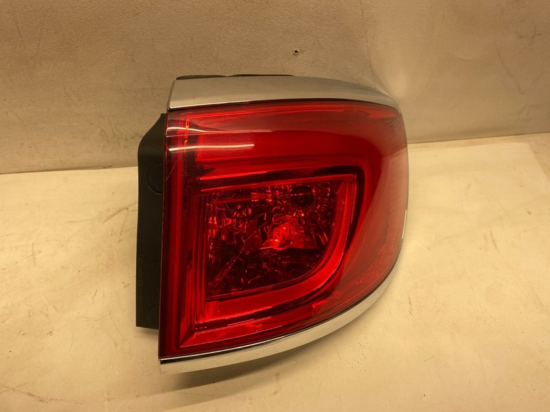 2013-2017 BUICK ENCLAVE RIGHT SIDE REAR OUTER TAIL LIGHT LAMP ASSEMBLY 2TR