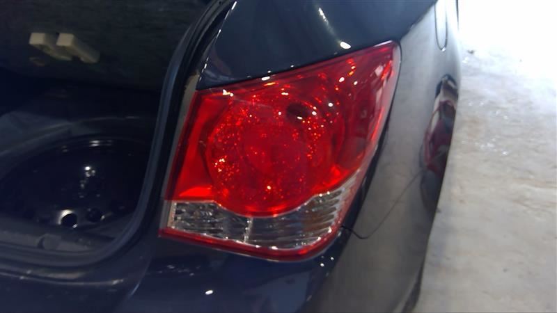 Passenger Tail Light VIN P 4th Digit Limited Fits 11-16 CRUZE 3286381