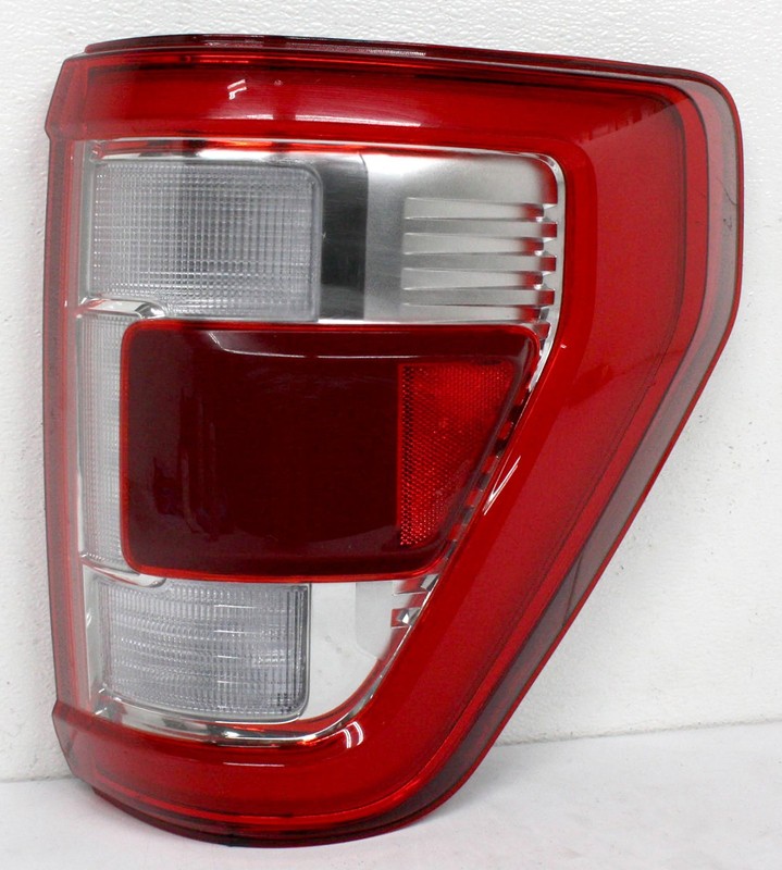 OEM Right Passenger Side LED Tail Lamp For 2021-22 Ford F150 pickup ML3Z-13404-D