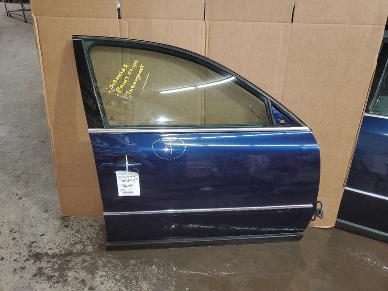 Passenger Right Front Door Fits 01-05 PASSAT 293297
