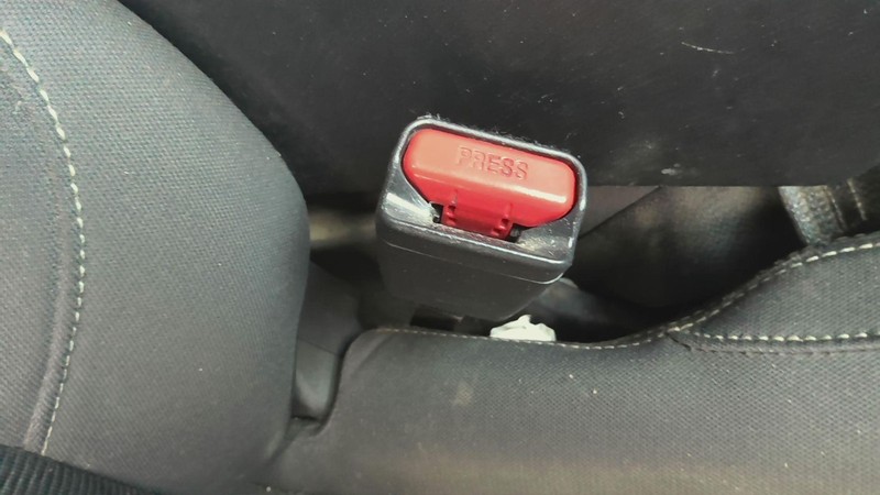Front Seat Belt Buckle NISSAN TITAN 17 18 19 20 21