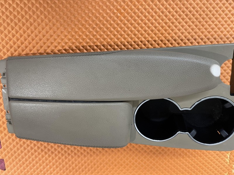 10-13 Mercedes W207 E350 E550 Coupe Center Console Arm Rest Armrest Cup Holder