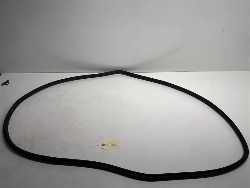 20-23Tesla Model Y Door Seal Rubber Front Left 1497673-00-A N-4280 S2