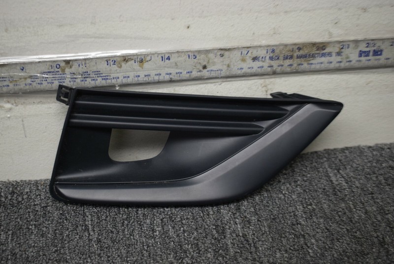 2018-2019 INFINITI Q50 FOG LIGHT BEZEL RIGHT SIDE FACTORY OEM