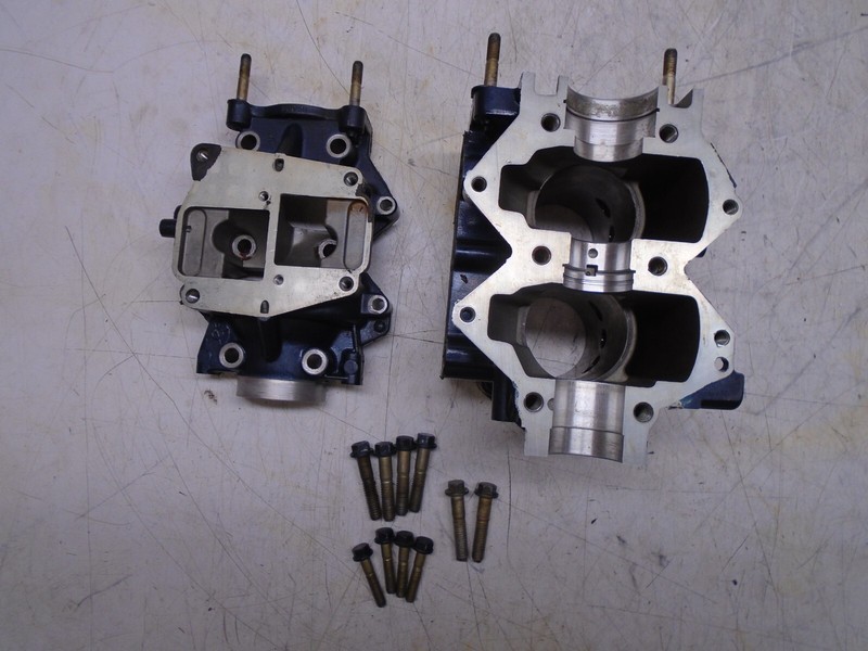 R5 Johnson Evinrude 6 Hp Outboard 433929 Cylinder Block & Crankcase 0433929