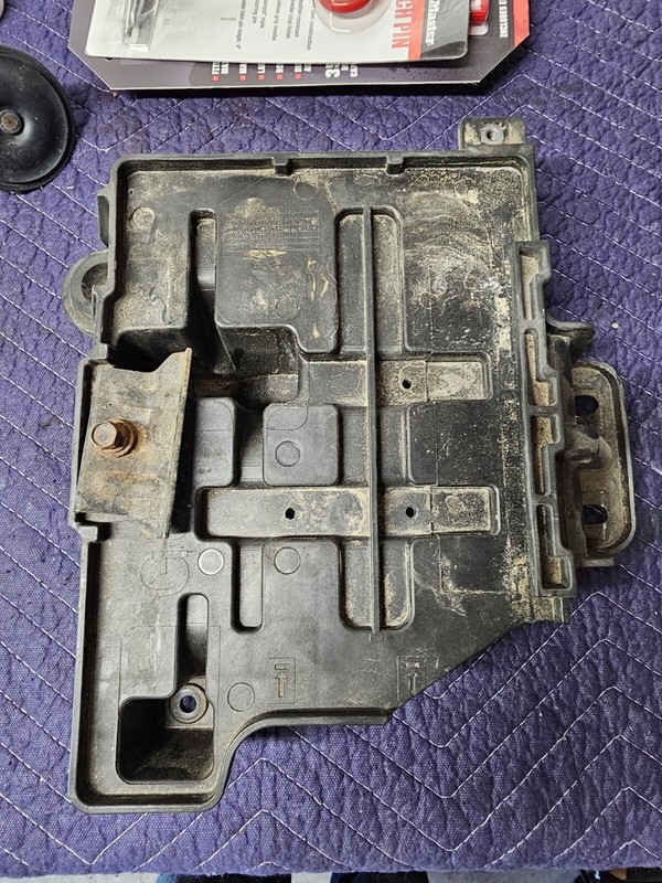 2014 Kia Sportage (2.4L / AT) Battery Tray W/ Hold Down