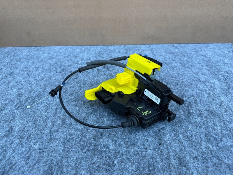 GENESIS GV80 2021-2025 OEM REAR LEFT DRIVER DOOR LATCH LOCK ACTUATOR ASSEMBLY