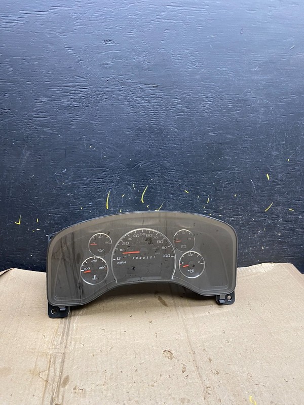 2008 to 2010 Chevrolet Express Speedometer Cluster Gauge X6022 DG