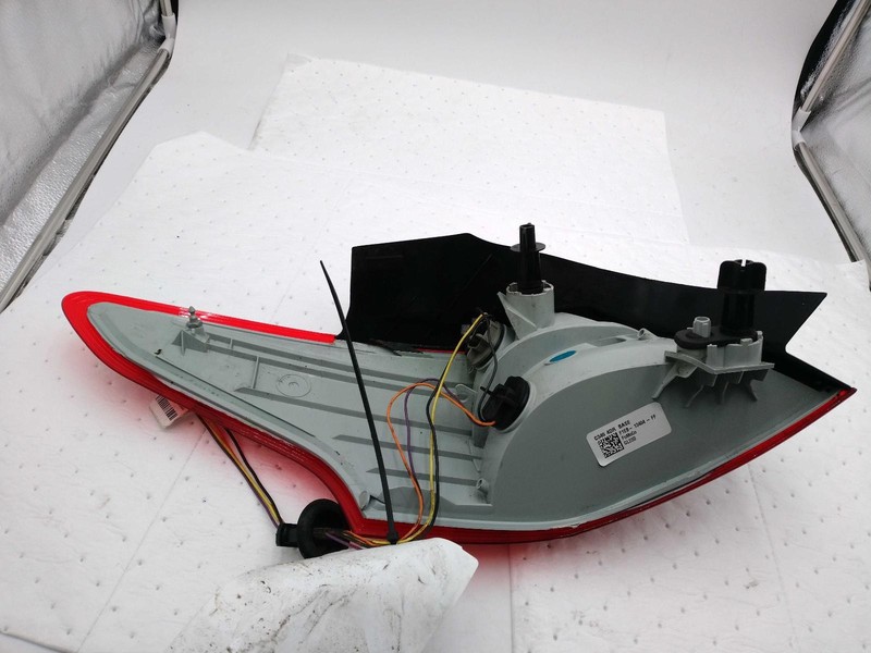2015 Ford Focus Right Tail Light Assembly Grey OEM Used 416579 Scratches