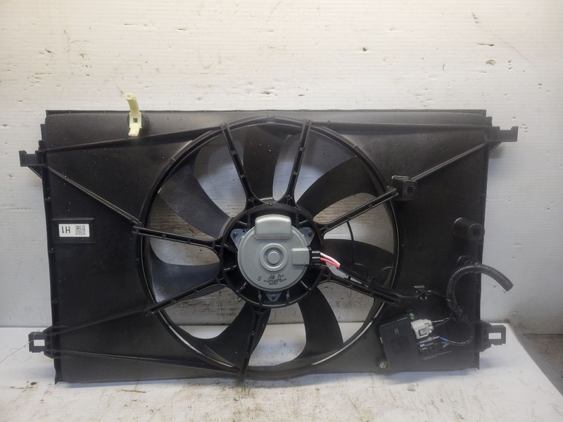 Radiator Fan Motor Fan Assembly Fits 22-24 COROLLA CROSS 1643428