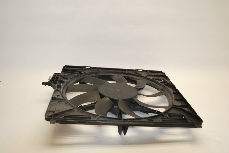 2015-2019 BMW X6 F16 4.4L RADIATOR ELECTRIC COOLING FAN MOTOR SHROUD OEM