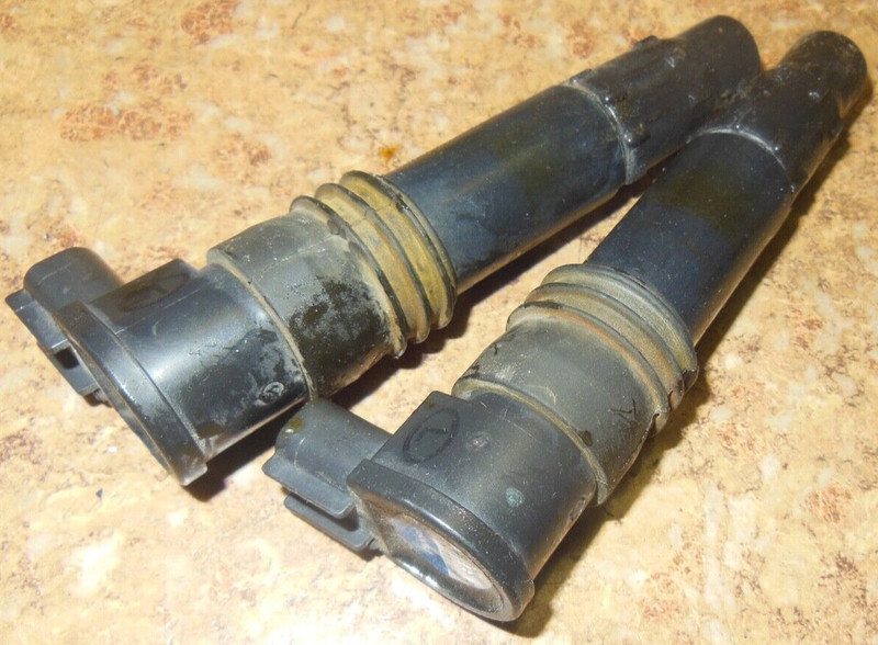 2005 Suzuki AN650 Burgman AN 650 Scooter Ignition Coil Pack Spark Plug Caps 05