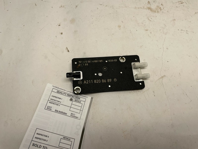 2006 MERCEDES CLS500 ANTENNA SIGNAL BOOSTER AMPLIFIER CONTROL MODULE 2118208689