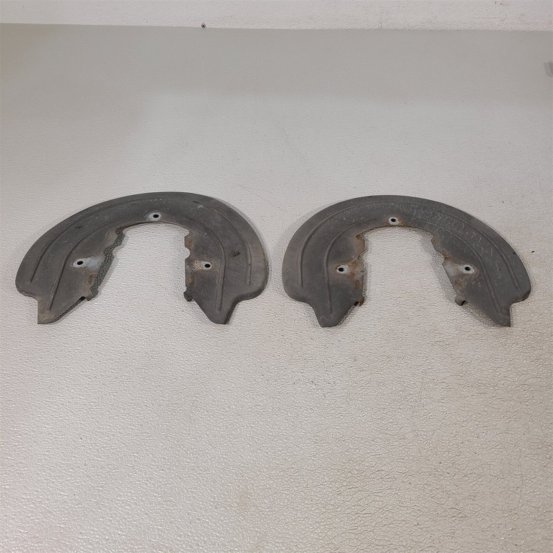 99-04 Mustang Gt Rear Axle Brake Dust Shield Aa7431