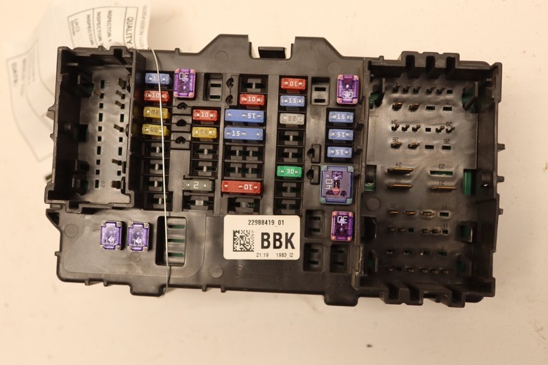 2014 CHEVY SILVERADO 1500 DASH RIGHT POWER JUNCTION FUSE RELAY BOX BLOCK OEM