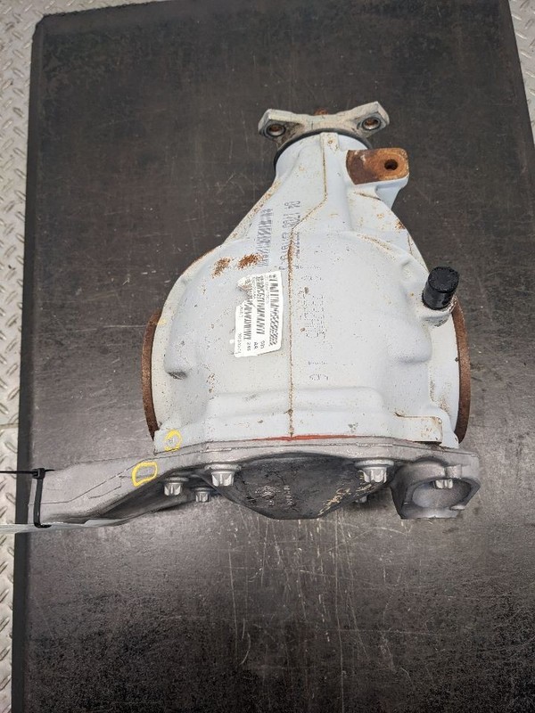 Carrier Rear RWD 3.6L 2.65 Ratio Fits 11-14 300 1169756