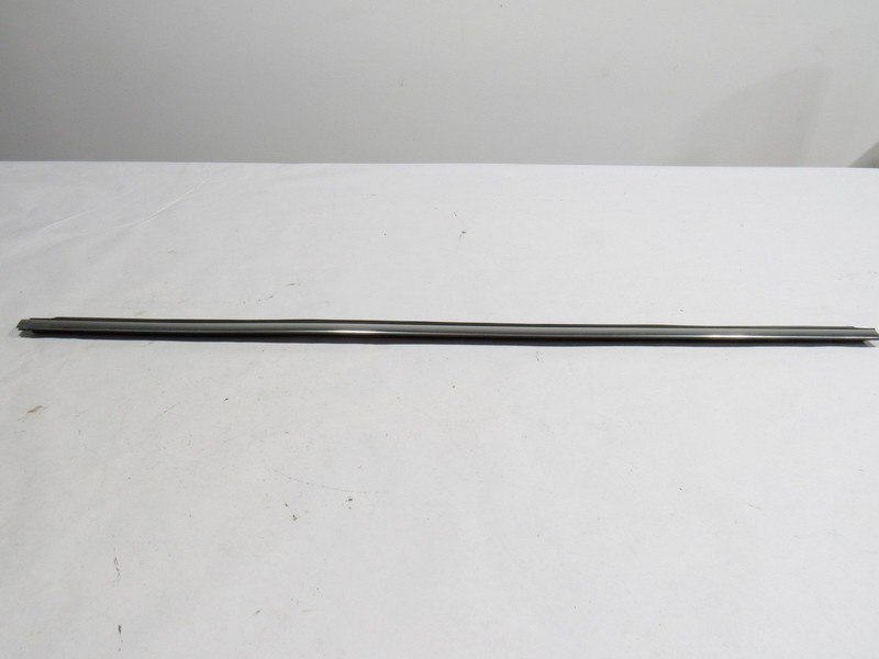 08-12 Maserati Granturismo S 2010 Front Left Door Window Belt Molding Trim :O