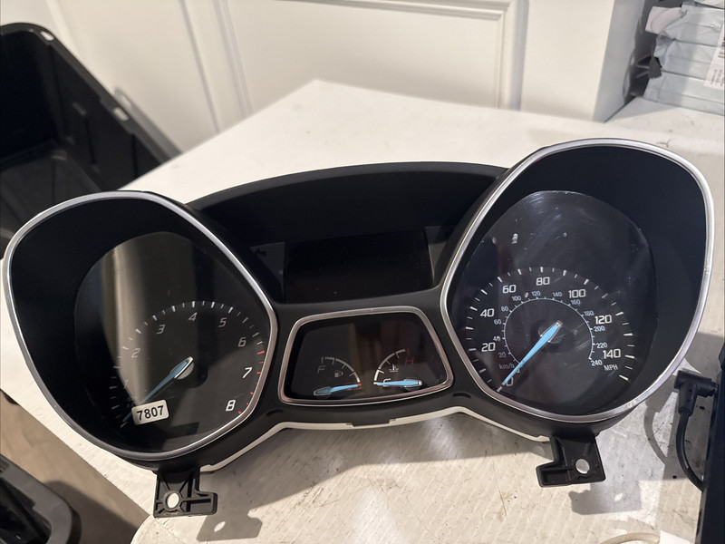 Speedometer Cluster With Message Center MPH Fits 14-15 ESCAPEMILES 200,717