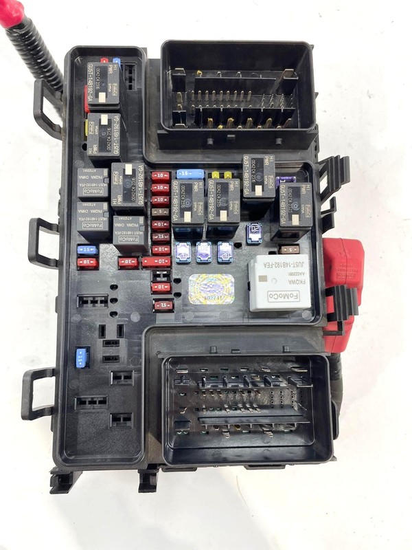 2019-2020 Ford Ranger 2.3L 4x2 Engine Fuse Relay Junction Box KB3T-14D068-DB OEM